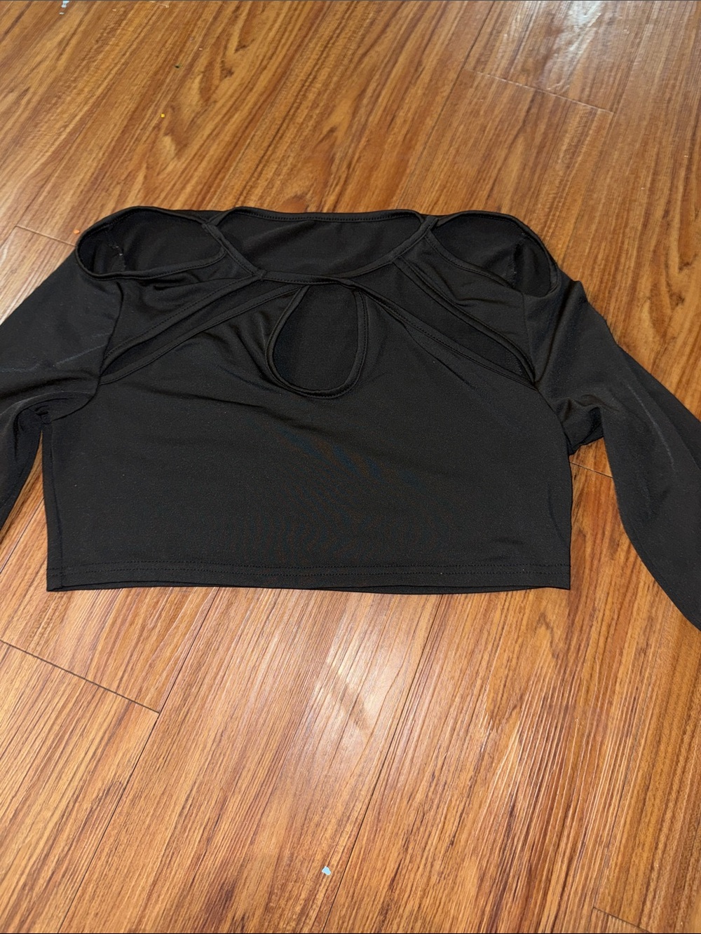 Black Long-Sleeve Cutout Crop Top - Women's Fashion